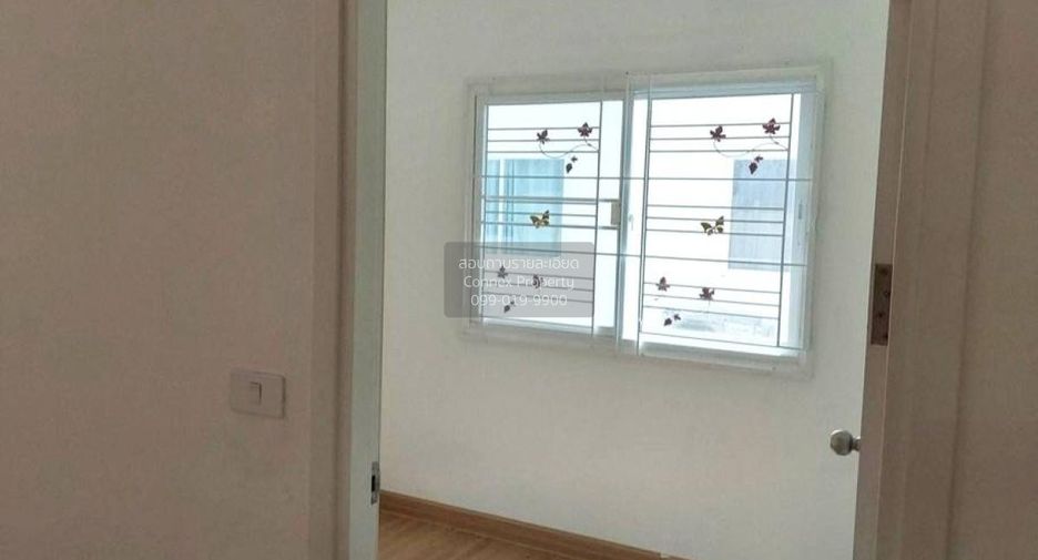 For sale 3 bedrooms townhouse in Mueang Samut Prakan, Samut Prakan