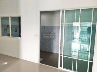For sale 3 bedrooms townhouse in Mueang Samut Prakan, Samut Prakan