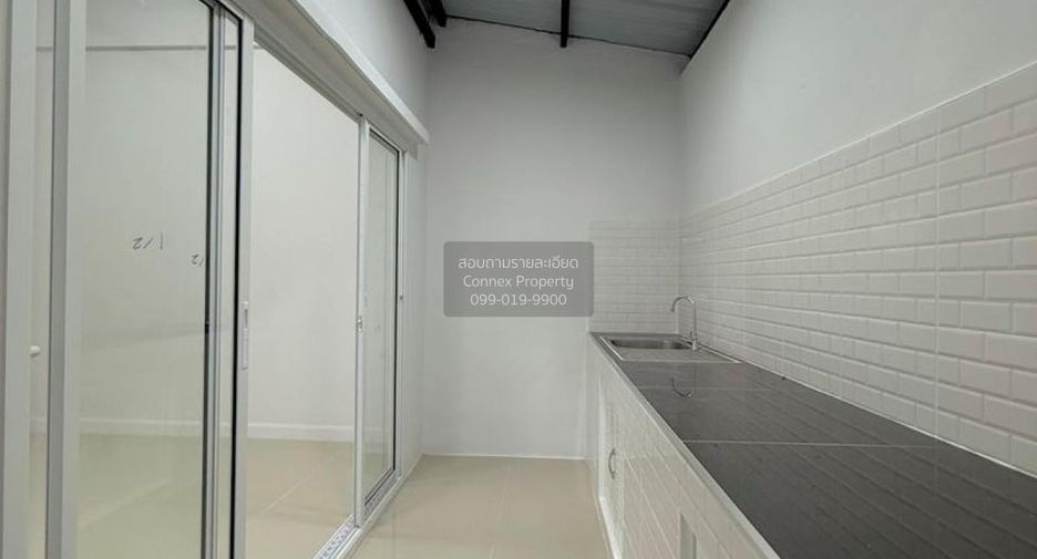 For sale 2 bedrooms townhouse in Pak Kret, Nonthaburi