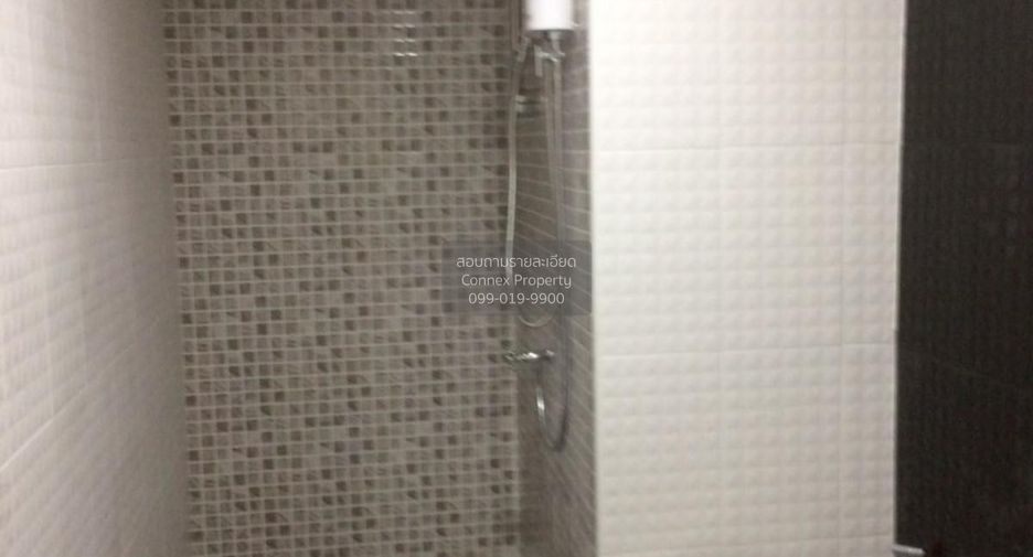 For sale 3 bedrooms condo in Watthana, Bangkok