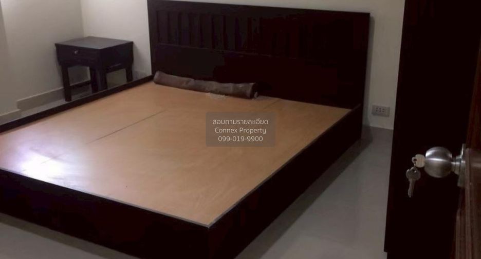 For sale 3 bedrooms condo in Watthana, Bangkok