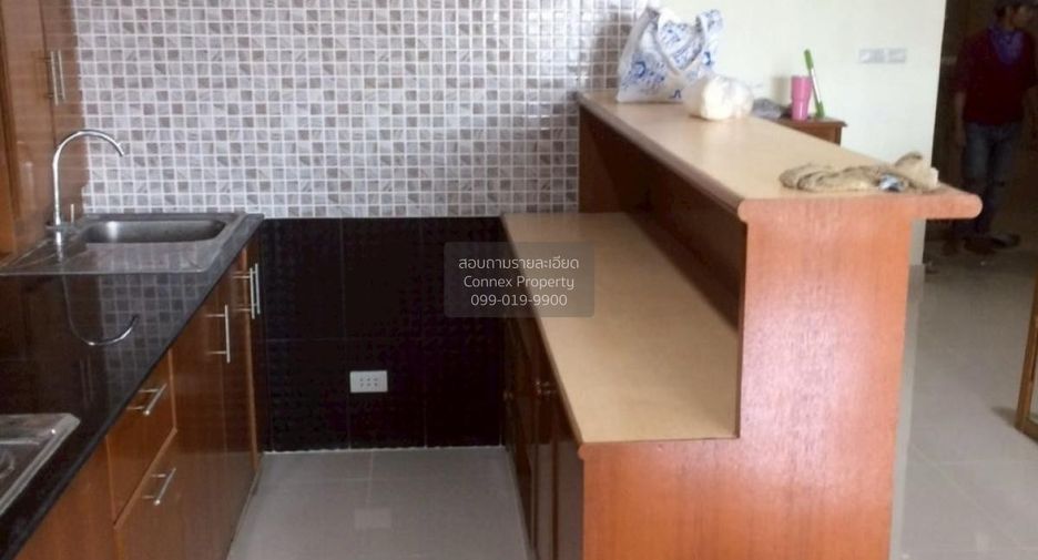 For sale 3 bedrooms condo in Watthana, Bangkok