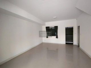 À vendre 3 chambres maison de ville à Bang Phli, Samut Prakan