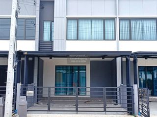 À vendre 3 chambres maison de ville à Bang Phli, Samut Prakan
