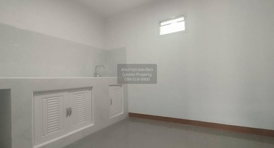 For sale 3 bedrooms townhouse in Mueang Samut Prakan, Samut Prakan