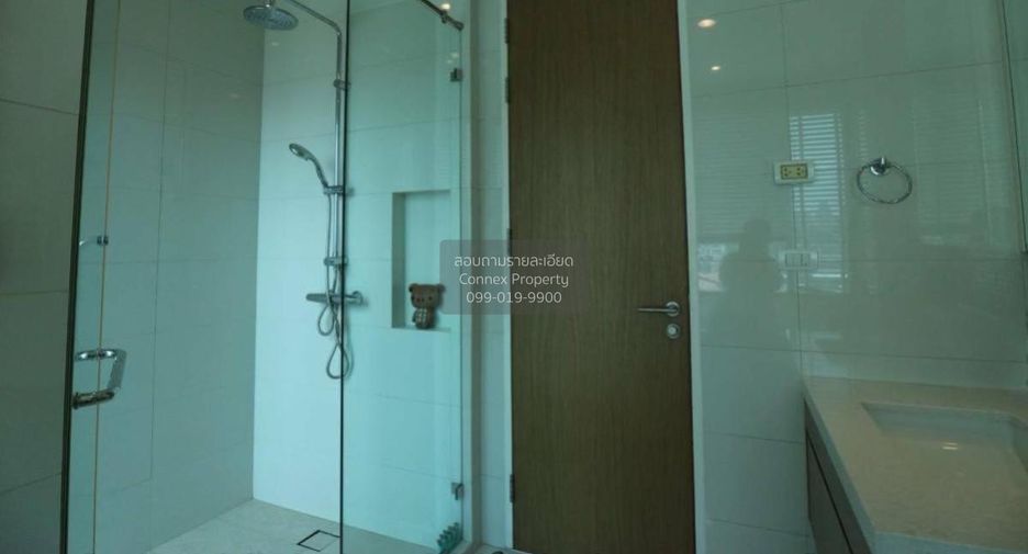 For sale 2 bedrooms condo in Khlong Toei, Bangkok