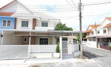 Casa adosada en venta de 4 habitaciones en Bang Yai, Nonthaburi
