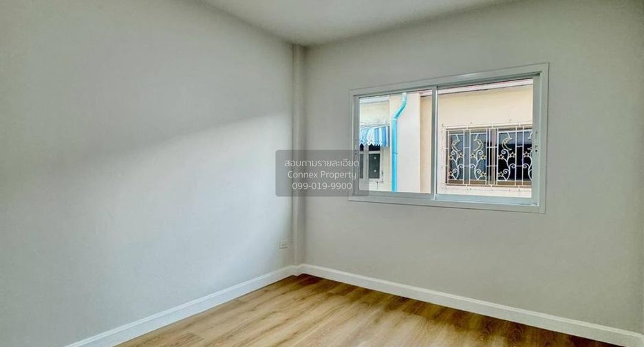 For sale 4 bedrooms townhouse in Sai Noi, Nonthaburi
