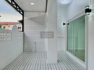 For sale 4 bedrooms townhouse in Sai Noi, Nonthaburi