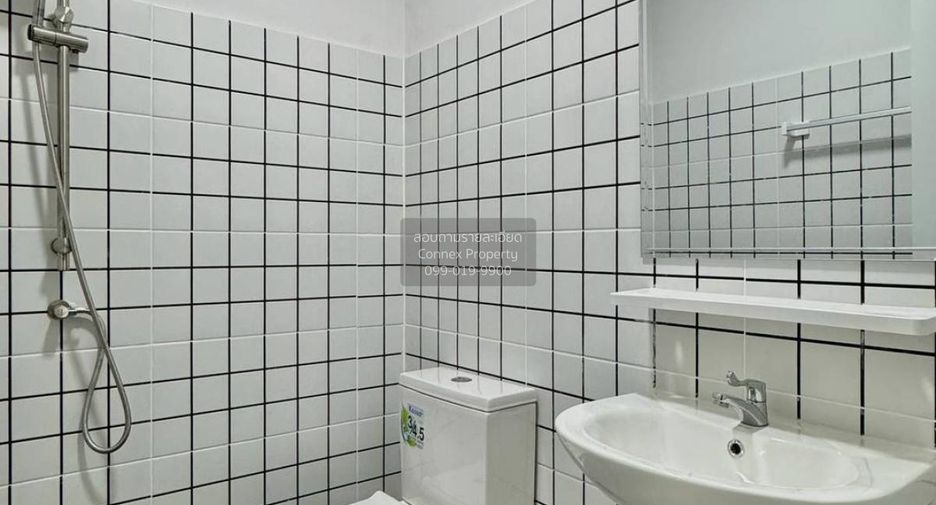 For sale 4 bedrooms townhouse in Sai Noi, Nonthaburi