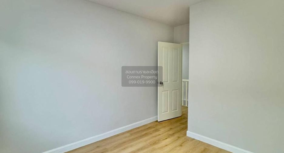 For sale 4 bedrooms townhouse in Sai Noi, Nonthaburi