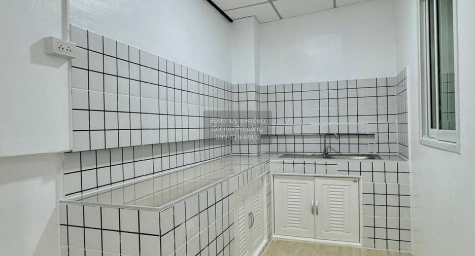 For sale 4 bedrooms townhouse in Sai Noi, Nonthaburi