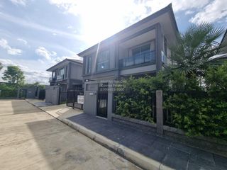 For sale 4 bedrooms house in Saphan Sung, Bangkok