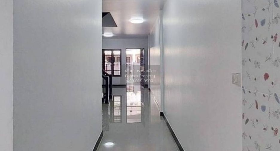 Casa adosada en venta de 3 habitaciones en Bang Bua Thong, Nonthaburi