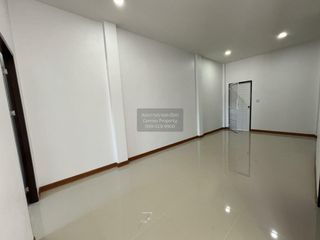 For sale 2 bedrooms townhouse in Mueang Phitsanulok, Phitsanulok