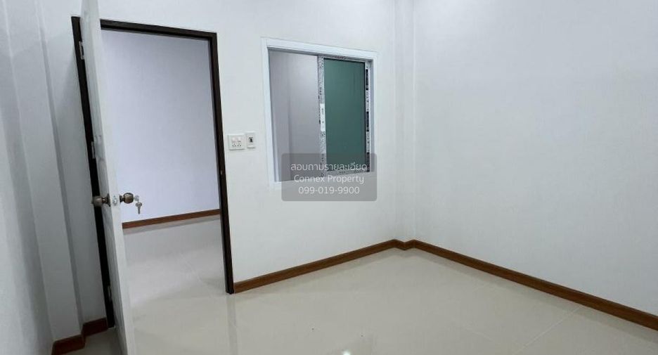 For sale 2 bedrooms townhouse in Mueang Phitsanulok, Phitsanulok