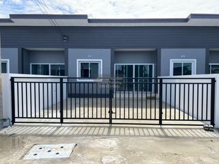 For sale 2 bedrooms townhouse in Mueang Phitsanulok, Phitsanulok