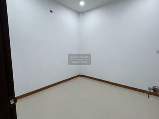 For sale 2 bedrooms townhouse in Mueang Phitsanulok, Phitsanulok