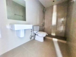 Local comercial en venta de 4 habitaciones en Wang Thonglang, Bangkok