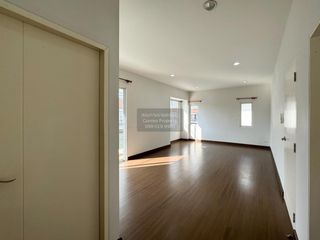 Casa en venta de 4 habitaciones en Min Buri, Bangkok