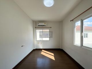 Casa en venta de 4 habitaciones en Min Buri, Bangkok
