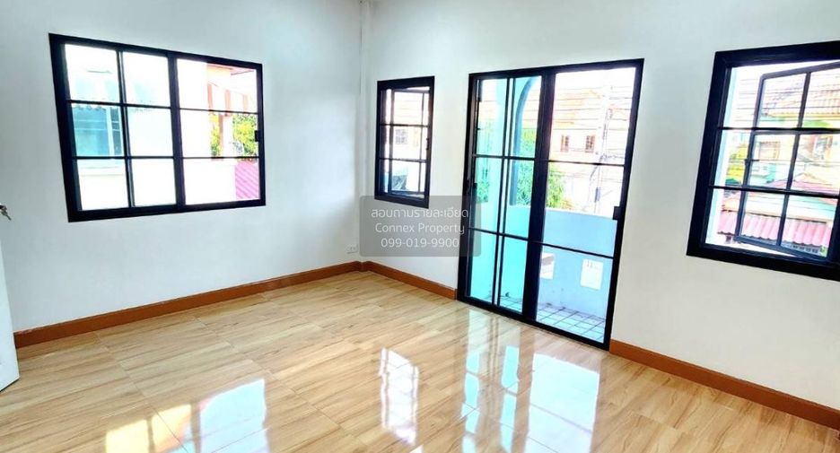 For sale 2 bedrooms townhouse in Sai Noi, Nonthaburi