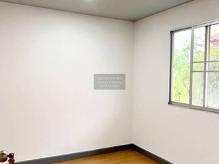 Casa adosada en venta de 3 habitaciones en Nong Khaem, Bangkok