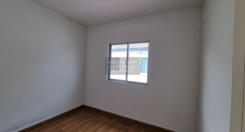 Casa adosada en venta de 4 habitaciones en Krathum Baen, Samut Sakhon