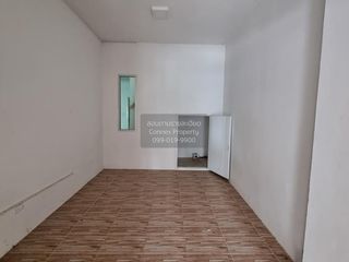 Casa adosada en venta de 4 habitaciones en Krathum Baen, Samut Sakhon