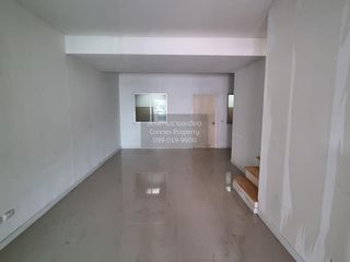 Casa adosada en venta de 4 habitaciones en Krathum Baen, Samut Sakhon