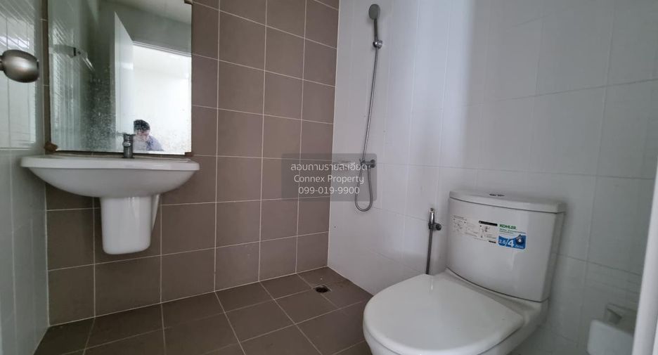 Casa adosada en venta de 4 habitaciones en Krathum Baen, Samut Sakhon