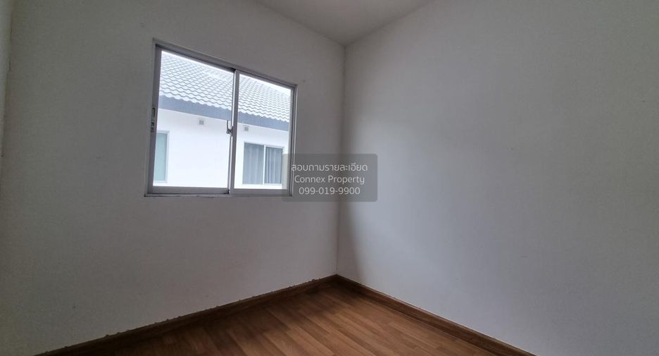 Casa adosada en venta de 4 habitaciones en Krathum Baen, Samut Sakhon