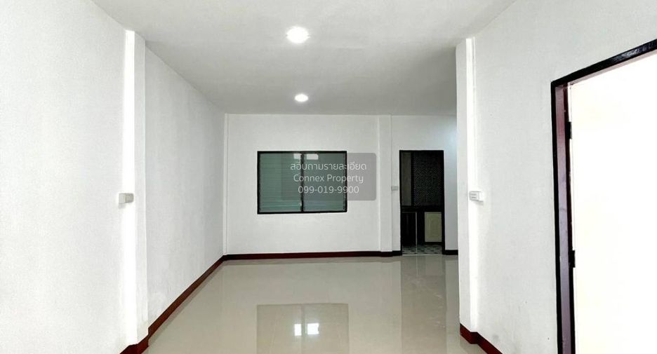 Casa adosada en venta de 3 habitaciones en Thanyaburi, Pathum Thani
