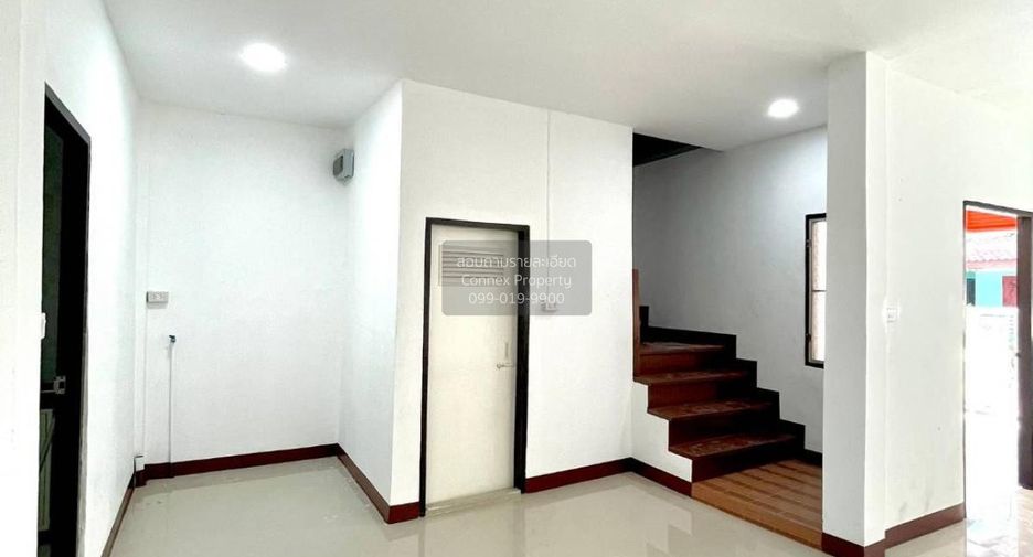 Casa adosada en venta de 3 habitaciones en Thanyaburi, Pathum Thani