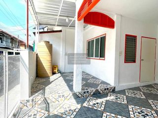Casa adosada en venta de 3 habitaciones en Thanyaburi, Pathum Thani
