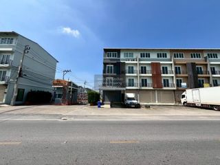 Local comercial en venta de 4 habitaciones en Bang Yai, Nonthaburi