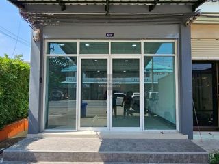 Local comercial en venta de 4 habitaciones en Bang Yai, Nonthaburi