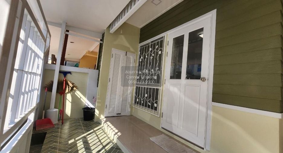 For sale 4 bedrooms townhouse in Mueang Samut Sakhon, Samut Sakhon