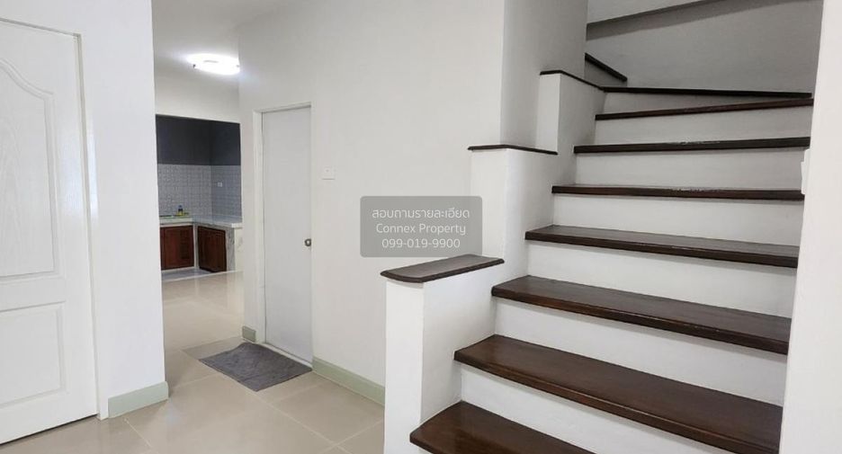 For sale 4 bedrooms townhouse in Mueang Samut Sakhon, Samut Sakhon