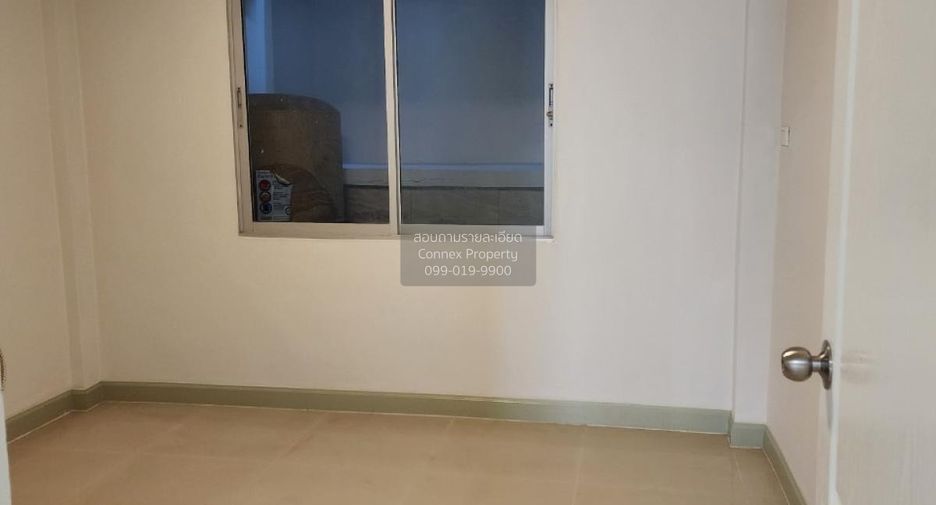 For sale 4 bedrooms townhouse in Mueang Samut Sakhon, Samut Sakhon