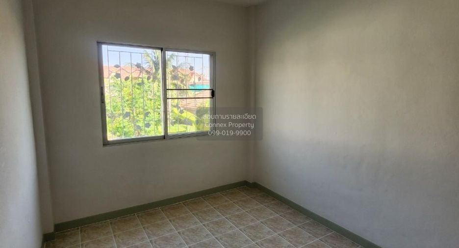 For sale 4 bedrooms townhouse in Mueang Samut Sakhon, Samut Sakhon