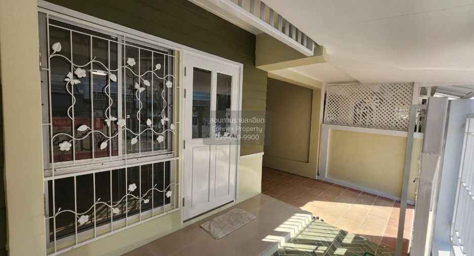 For sale 4 bedrooms townhouse in Mueang Samut Sakhon, Samut Sakhon