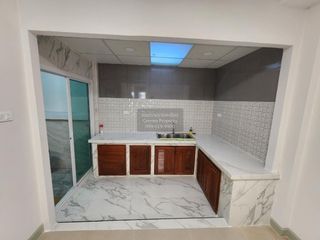 For sale 4 bedrooms townhouse in Mueang Samut Sakhon, Samut Sakhon