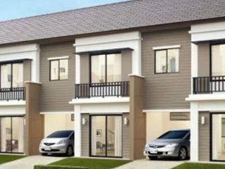 Casa adosada en venta de 3 habitaciones en Khlong Luang, Pathum Thani