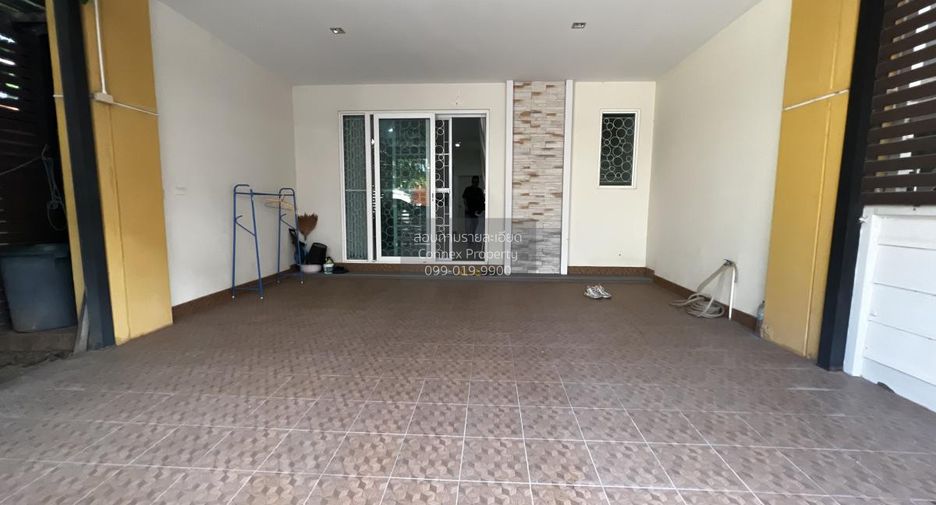 Продажа 4 спальни таунхаус в Sai Noi, Нонтабури