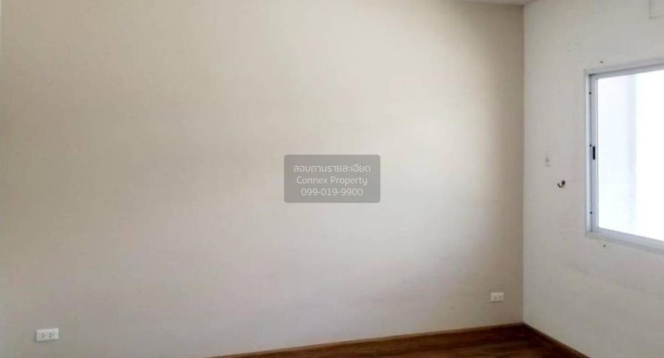 Casa adosada en venta de 3 habitaciones en Bang Sao Thong, Samut Prakan