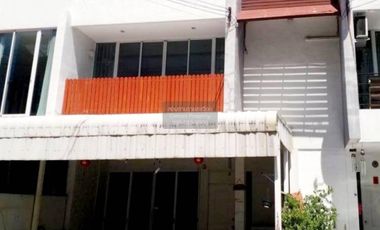 Casa adosada en venta de 3 habitaciones en Bang Sao Thong, Samut Prakan