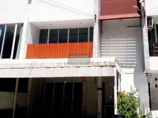 For sale 3 bedrooms townhouse in Bang Sao Thong, Samut Prakan