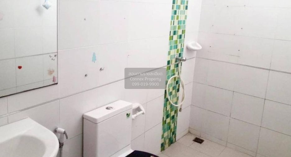 Casa adosada en venta de 3 habitaciones en Bang Sao Thong, Samut Prakan