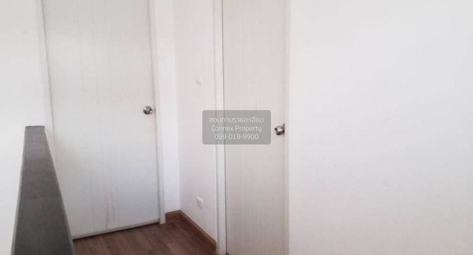 Casa adosada en venta de 3 habitaciones en Bang Sao Thong, Samut Prakan